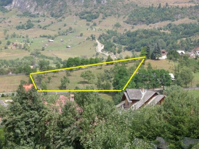 Rucar, teren intravilan 3214 mp cu deschidere 56 m in DN73